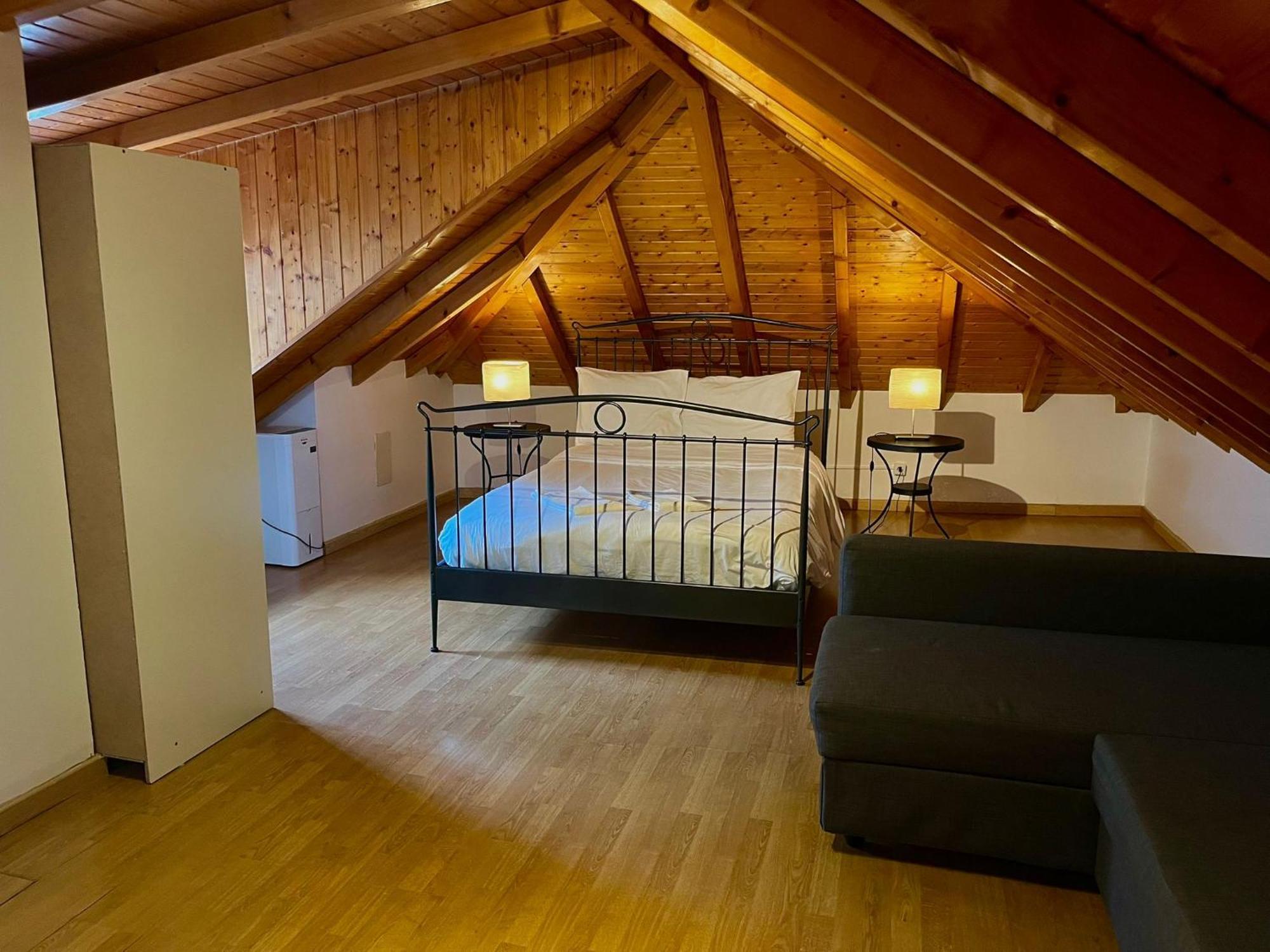 2 Bedroom, 2 Bathroom Apartment - Travessa Da Madalena Lisbon Bagian luar foto