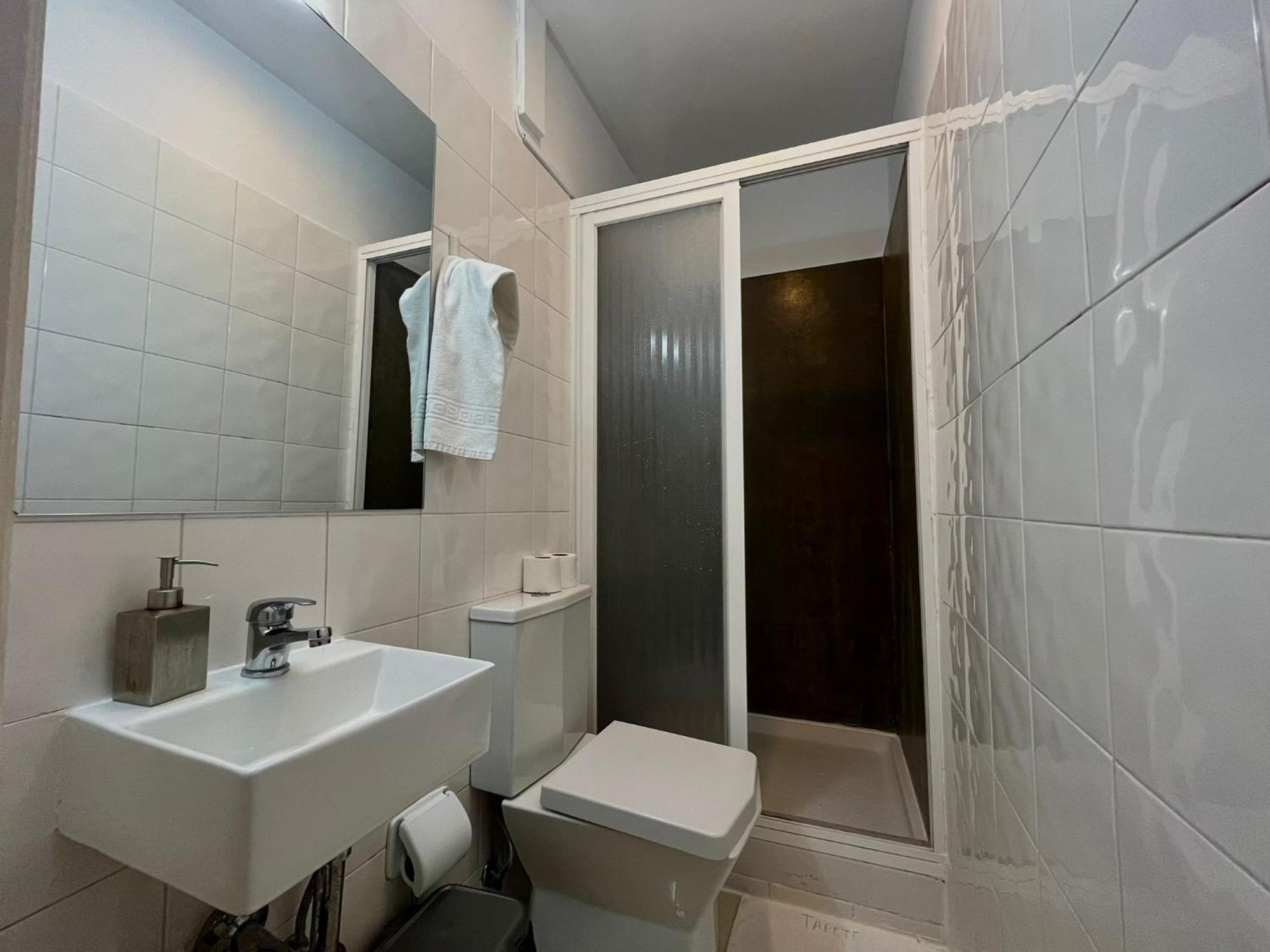 2 Bedroom, 2 Bathroom Apartment - Travessa Da Madalena Lisbon Bagian luar foto