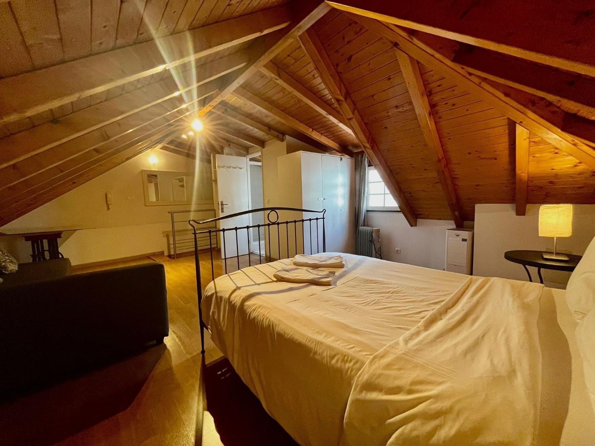 2 Bedroom, 2 Bathroom Apartment - Travessa Da Madalena Lisbon Bagian luar foto