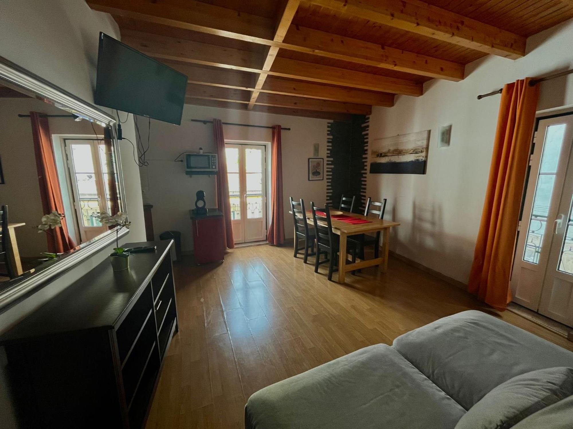 2 Bedroom, 2 Bathroom Apartment - Travessa Da Madalena Lisbon Bagian luar foto
